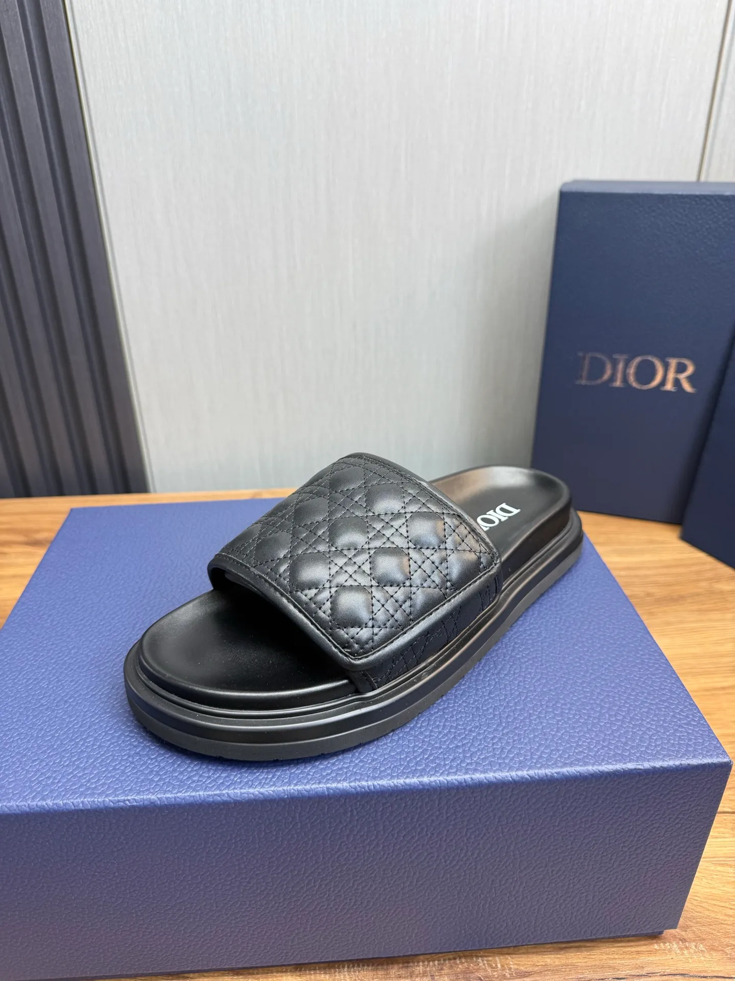 Men's shoes 💰280💰 Dior. Men's slippers 🩴Official website 1:1 production 38-45 yards 45 46 🉑️Customized original material shipped✅